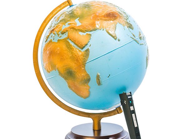 Globe terrestre tactile avec stylo parlant