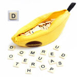 [Vidéo] Jeu de lettres accessible en noir et braille Bananagrams