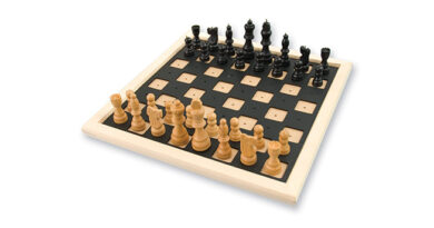 Jeu d’échecs bois avec repères tactiles