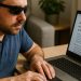 Naviguer sur Internet en toute autonomie quand on est aveugle ou malvoyant - Image générée par IA